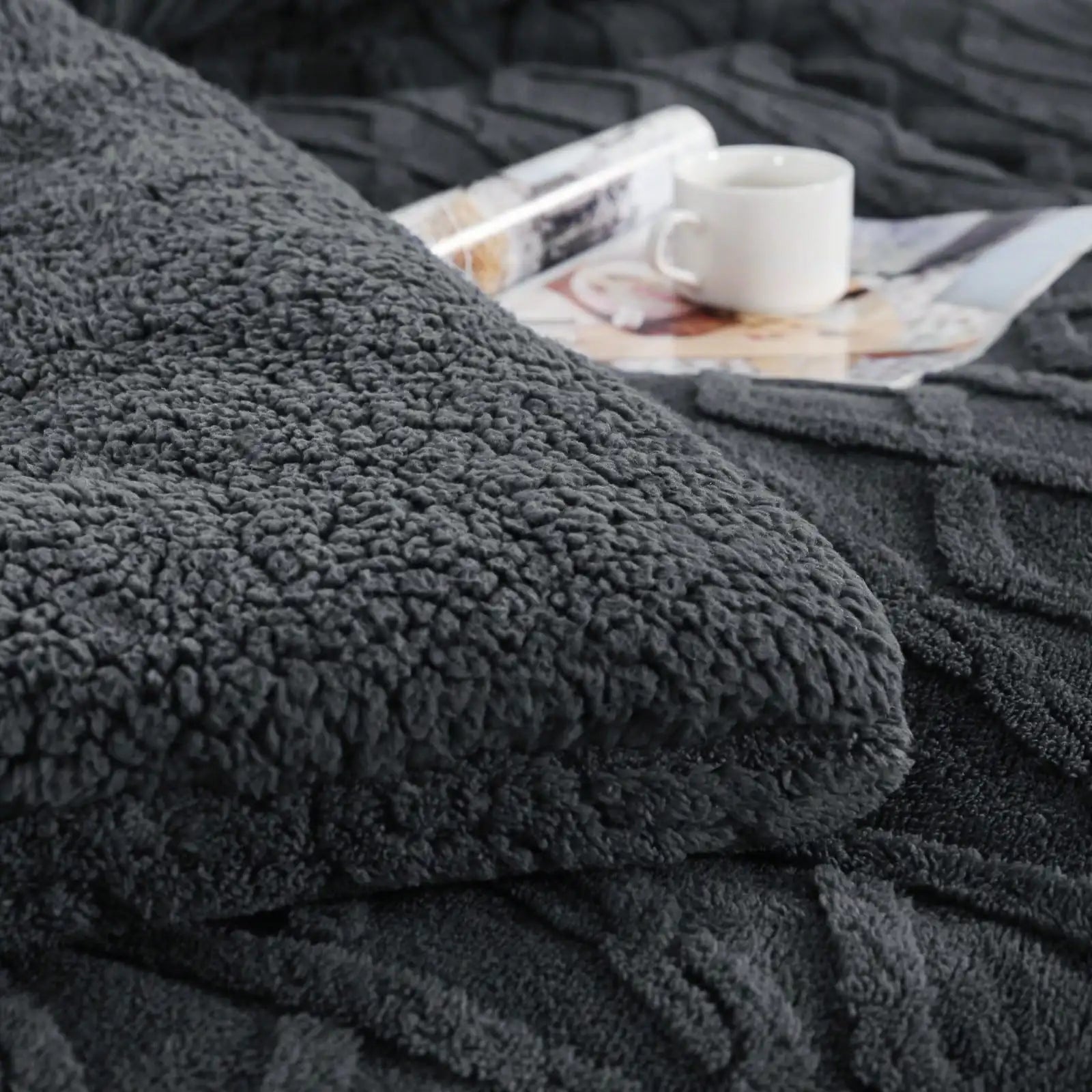 Thick Ultra-Soft Taffeta Comforter